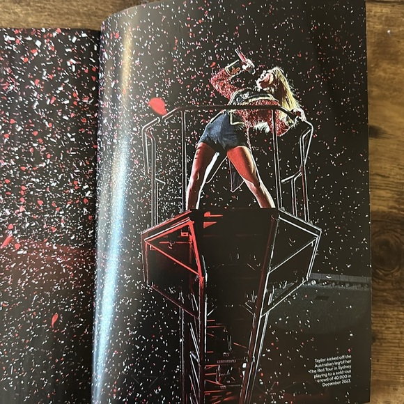 The Ultimate Guide to TAYLOR SWIFT Fan book - magazine - Picture 5 of 5